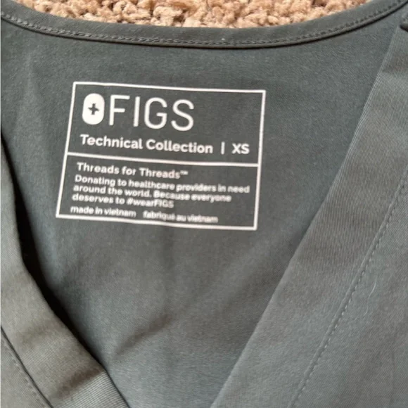 Figs set in Dark Green - Picture 3 of 4